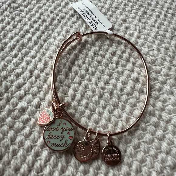 🍓 I love you berry much🍓 NEW w/Tags❤️ - Picture 2 of 2
